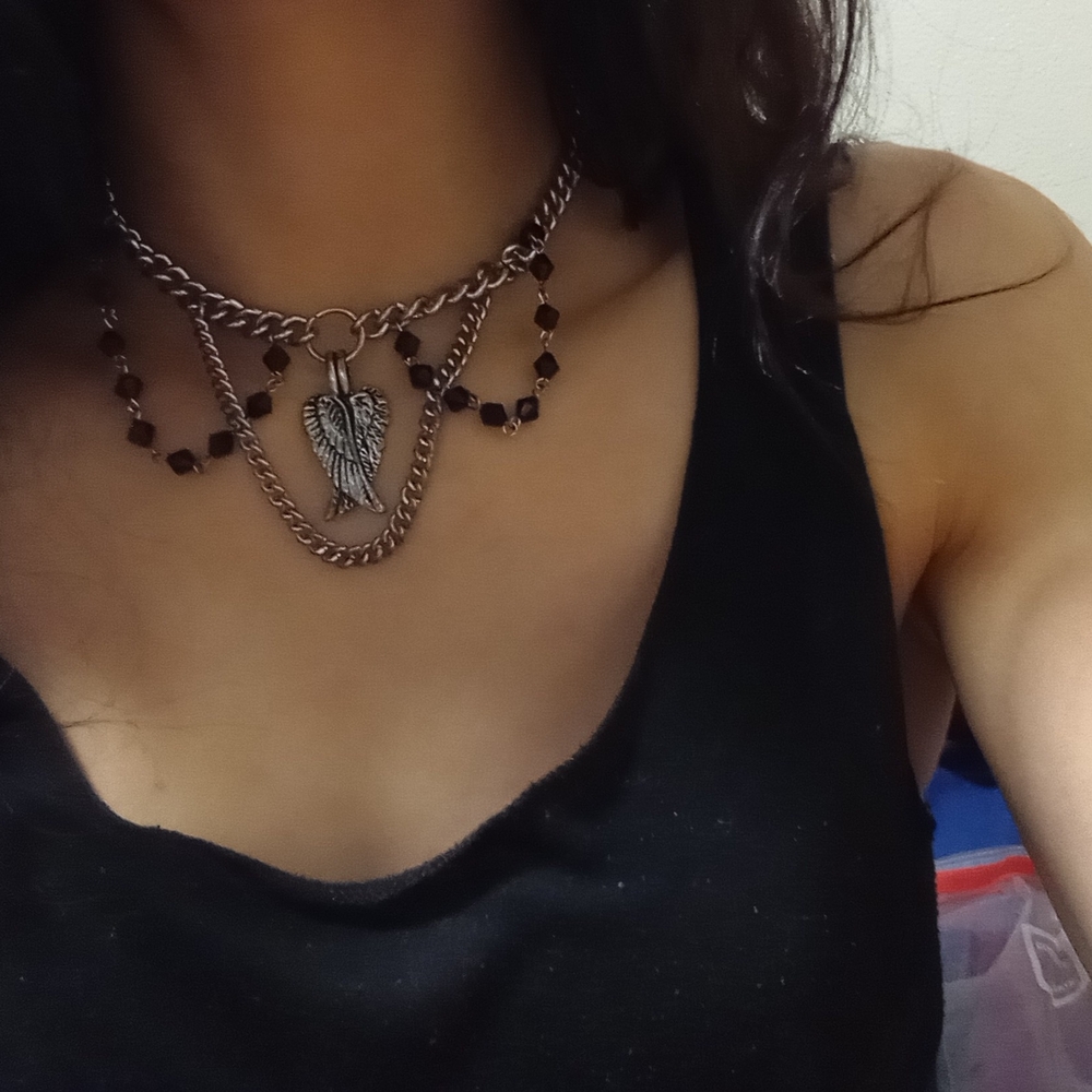 Hot Topic Winged Chain Choker Necklace